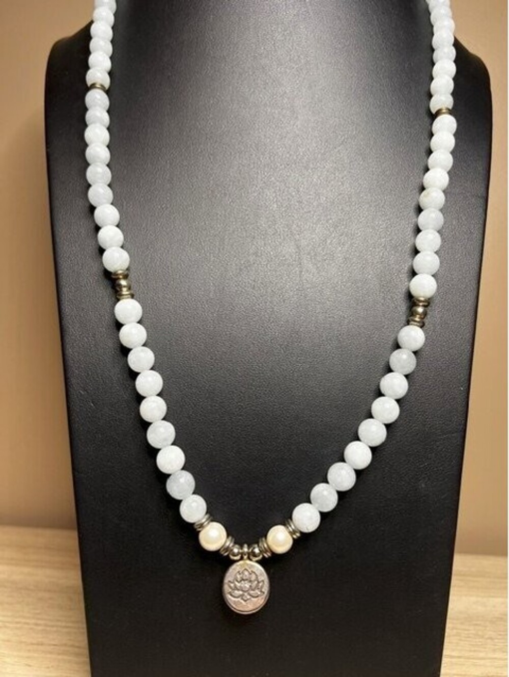 B7200 PRANA 34" White Stone Beaded Necklace Lotus Charm Yoga Spiritual Pendant